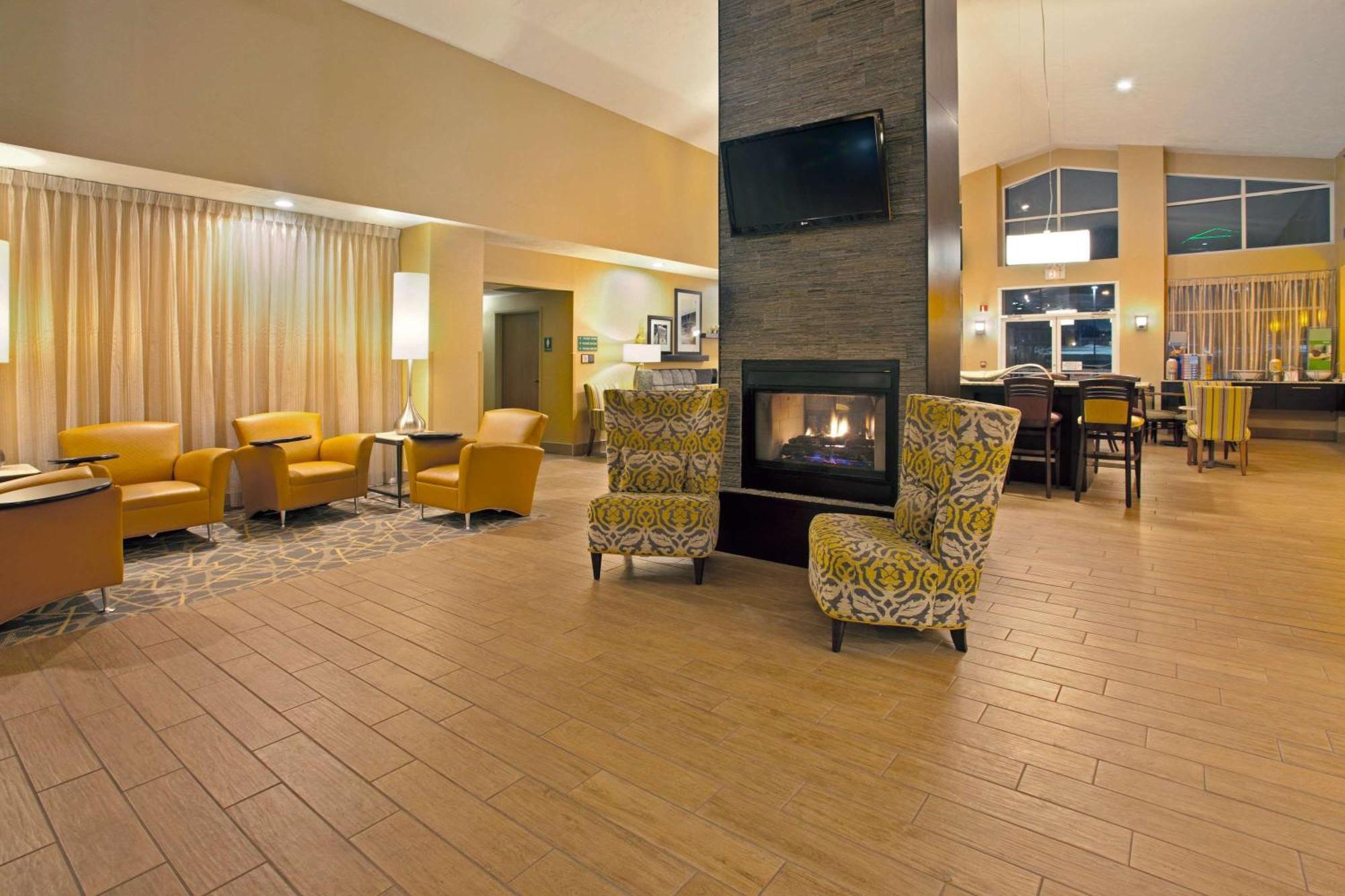 Hampton Inn & Suites Cleveland-Independence Exterior foto